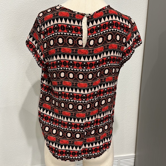 H&M Women’s Geometric Red and Black Top - 10 - Picture 2 of 8